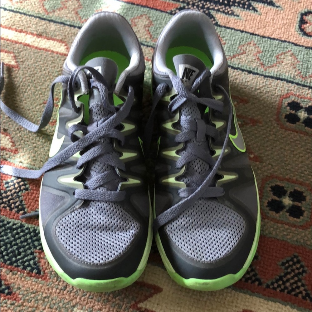 Nike fitsole green sneakers great condition 7.5